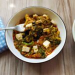 plato de brócoli salteado con queso o tofu