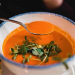 sopa cremosa de tomate y cebolla