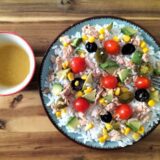 ensalada de arroz y atún