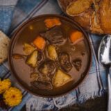 guiso de patatas y costillas