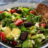 ensalada de tomate y aguacate