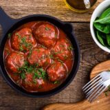 receta albóndigas con salsa de tomate