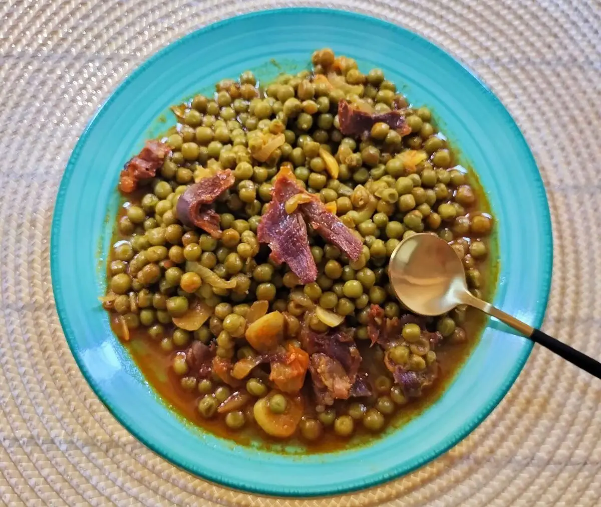 Receta de guisantes en salsa
