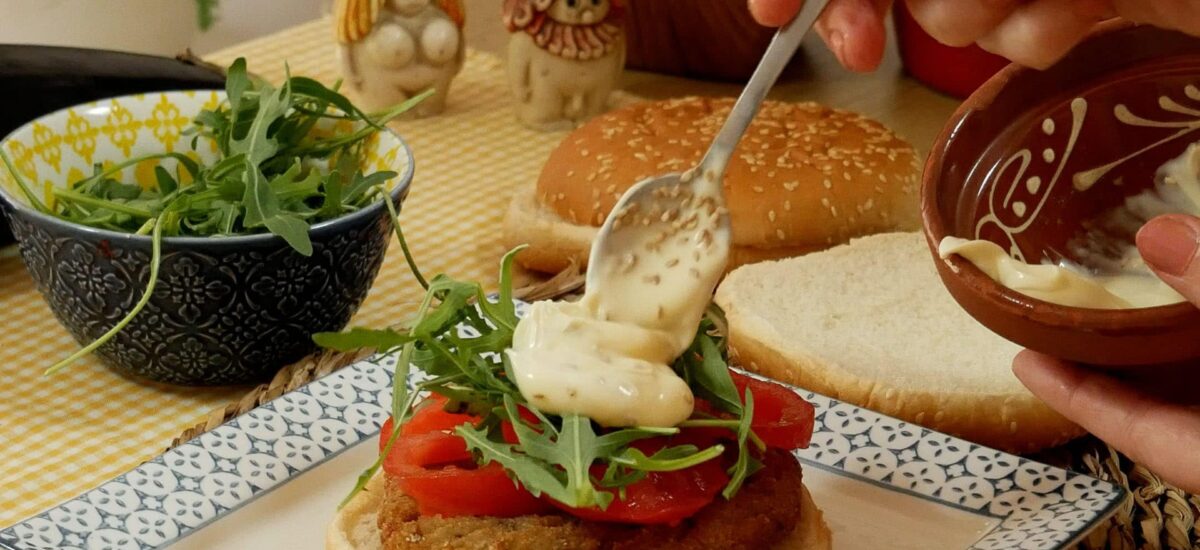 Hamburguesa vegetariana estilo Baba ganush