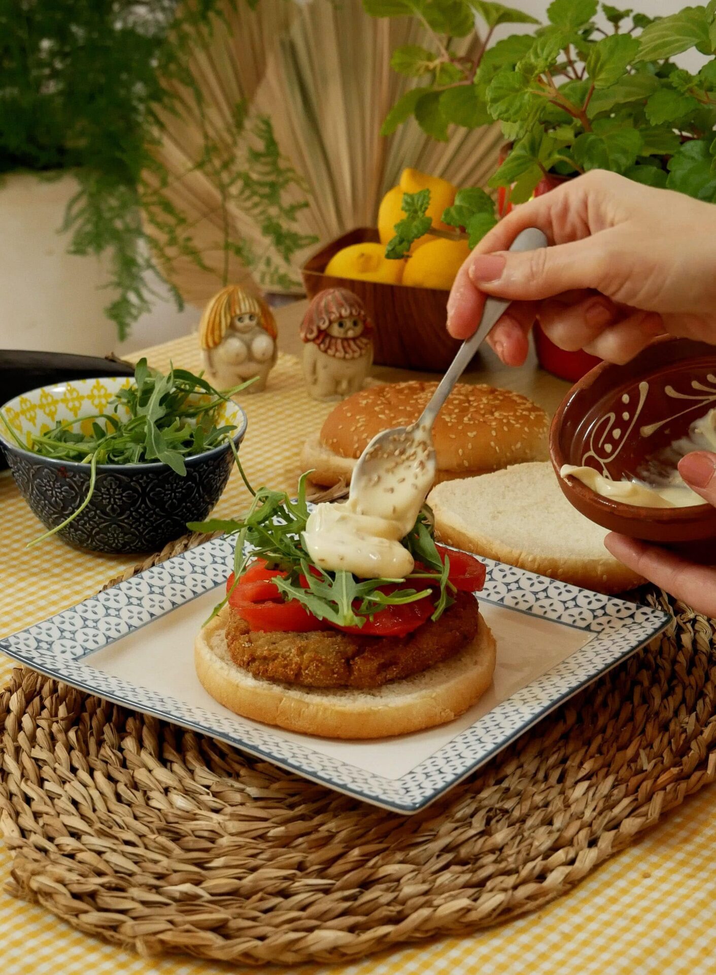 Hamburguesa vegetariana estilo Baba ganush