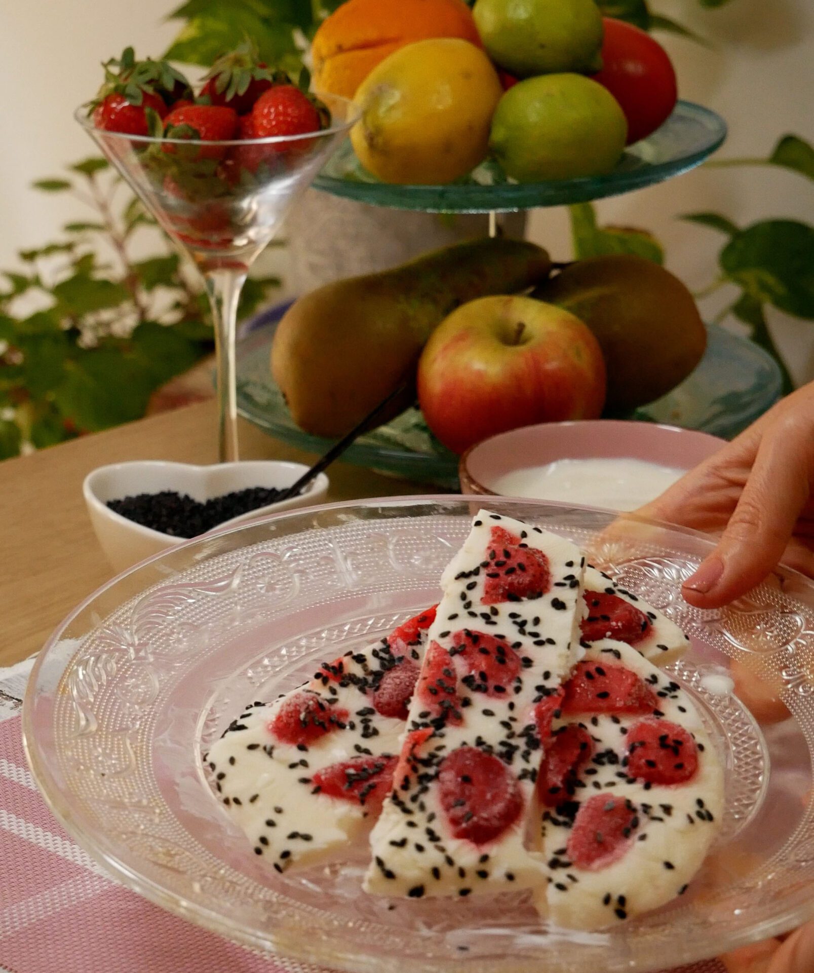 Helado de yogurt griego con fruta