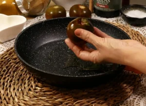asamos los tomates en la sartén